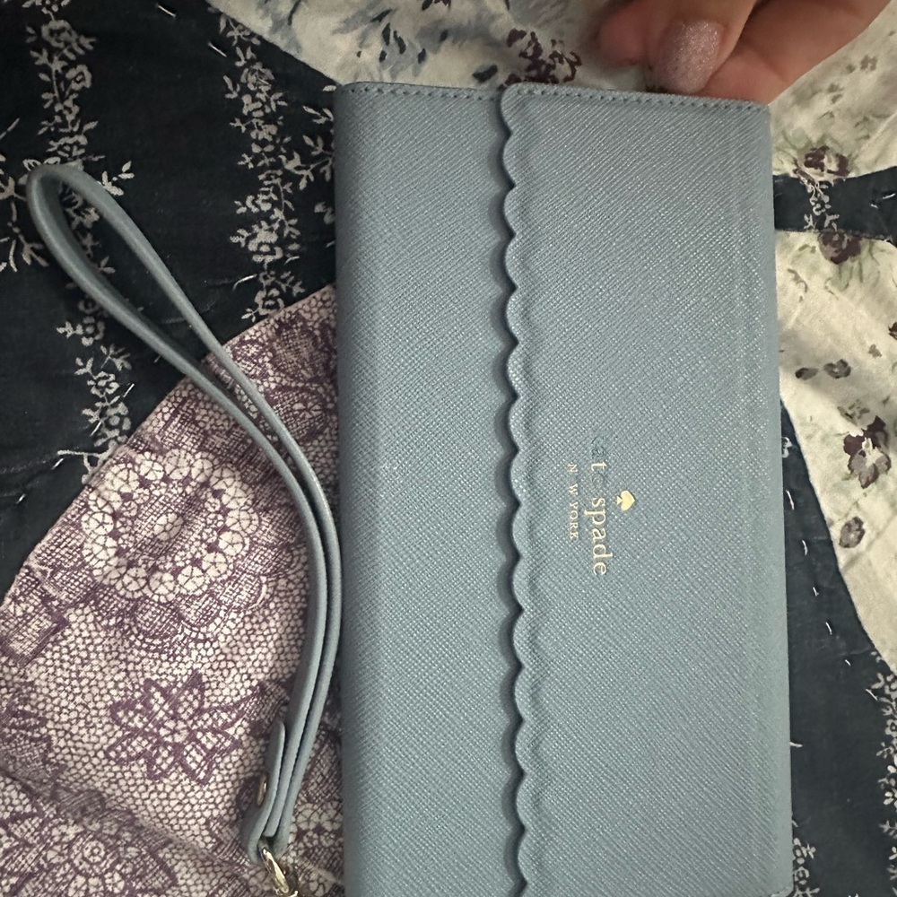 Kate Spade Light Blue Scalloped Wristlet - Picture 2 of 4
